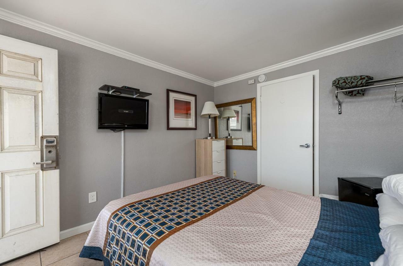 Boardwalk Hotel Charlee & Apartments Beach Hotel Oceanfront Seaside Heights Ngoại thất bức ảnh
